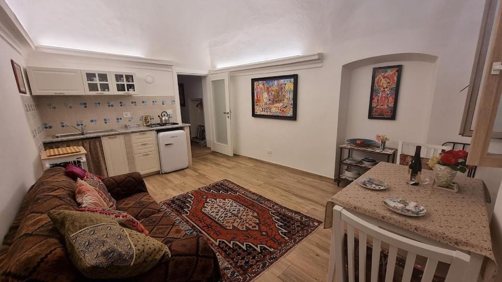 Beautifully Restored Romantic Apartment In The Centre Of Historic ドルチェード エクステリア 写真